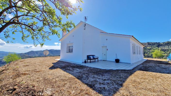 Image No.2-4 Bed Country House for sale