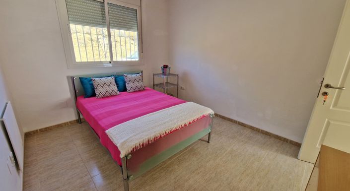 Image No.23-4 Bed Country House for sale