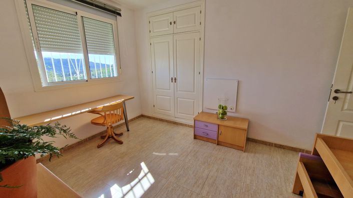 Image No.27-4 Bed Country House for sale