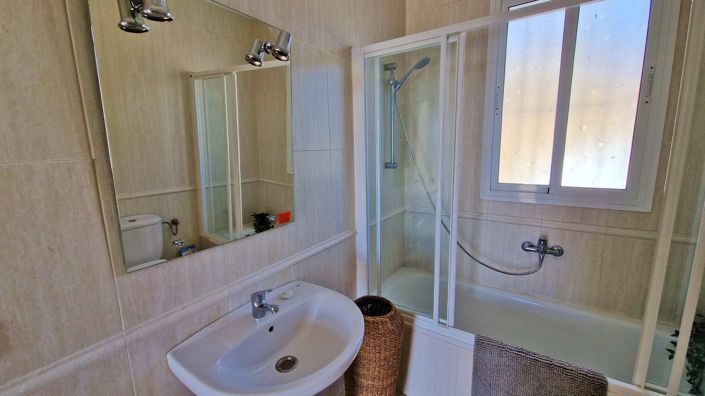 Image No.34-4 Bed Country House for sale