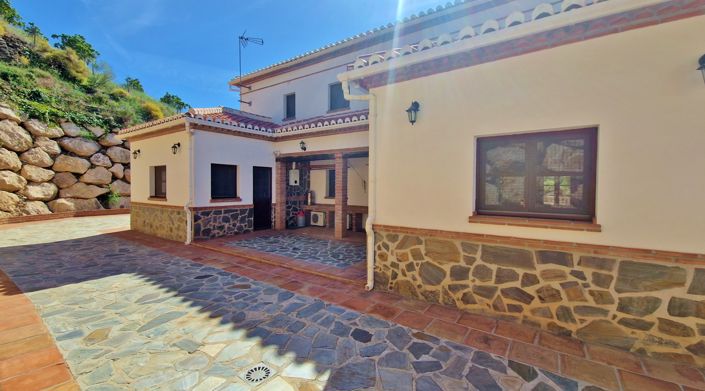 Image No.10-5 Bed Country House for sale