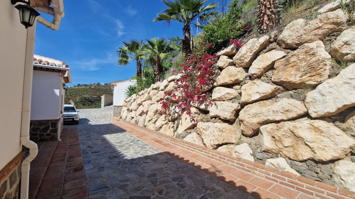 Image No.13-5 Bed Country House for sale