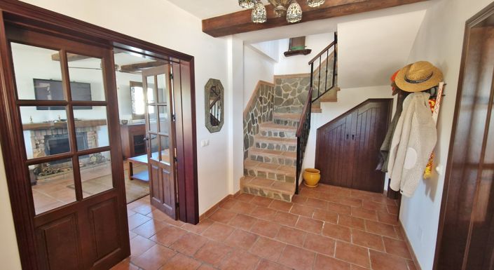 Image No.16-5 Bed Country House for sale