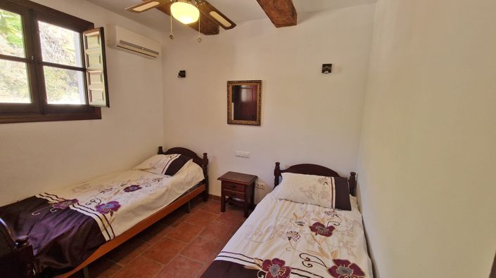 Image No.27-5 Bed Country House for sale