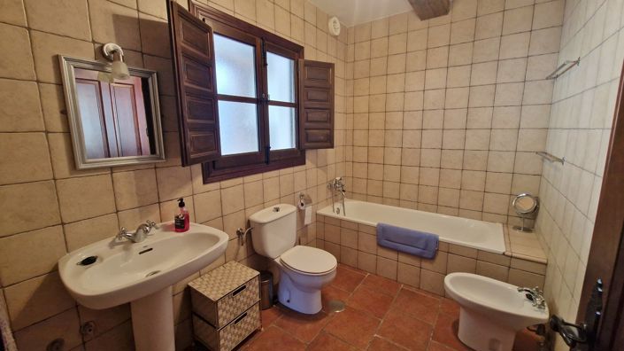 Image No.31-5 Bed Country House for sale