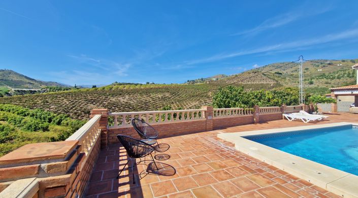 Image No.7-5 Bed Country House for sale