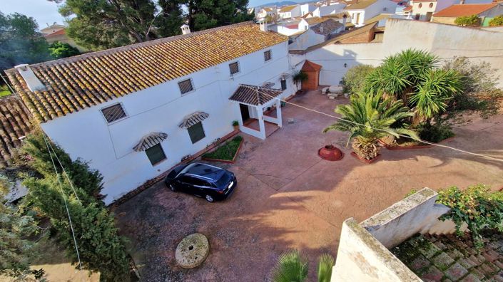 Image No.11-8 Bed Country House for sale