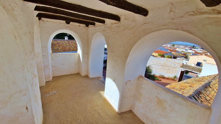 Image No.15-8 Bed Country House for sale