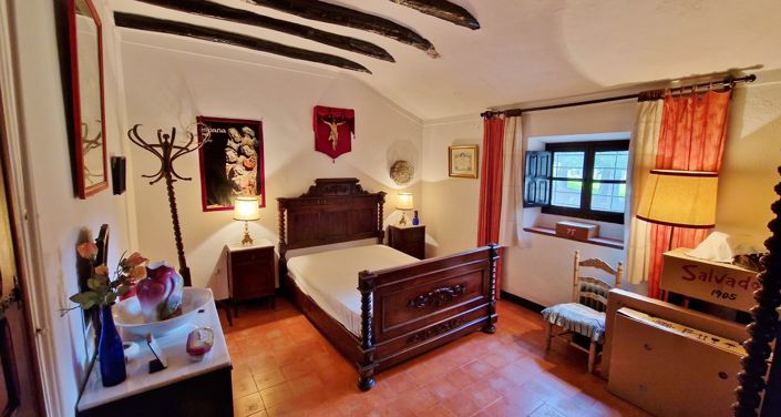 Image No.45-8 Bed Country House for sale