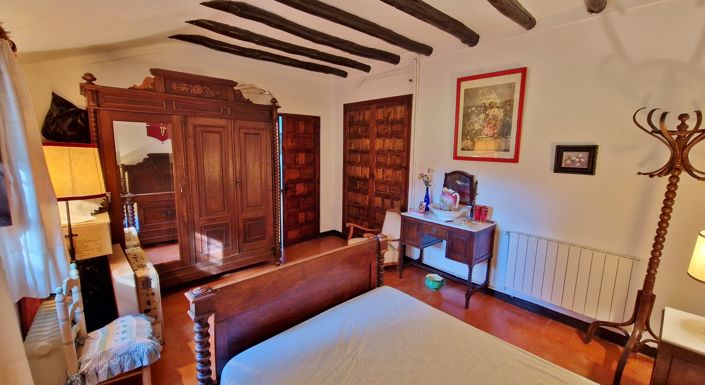Image No.46-8 Bed Country House for sale