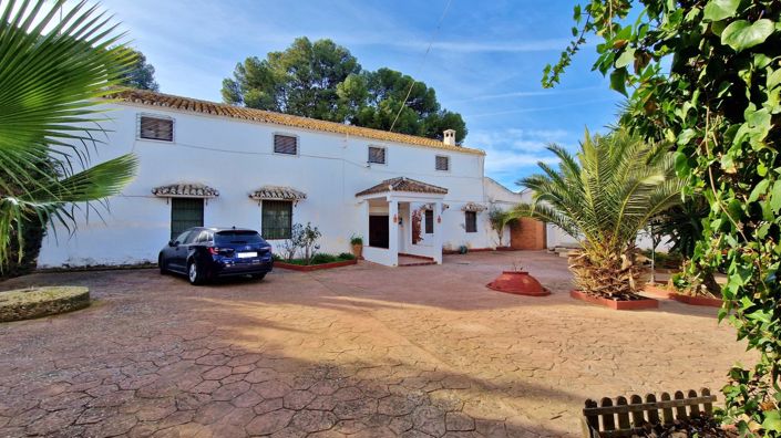 Image No.5-8 Bed Country House for sale