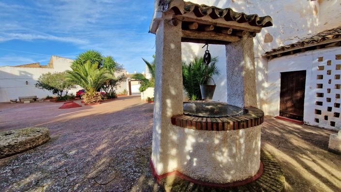 Image No.6-8 Bed Country House for sale