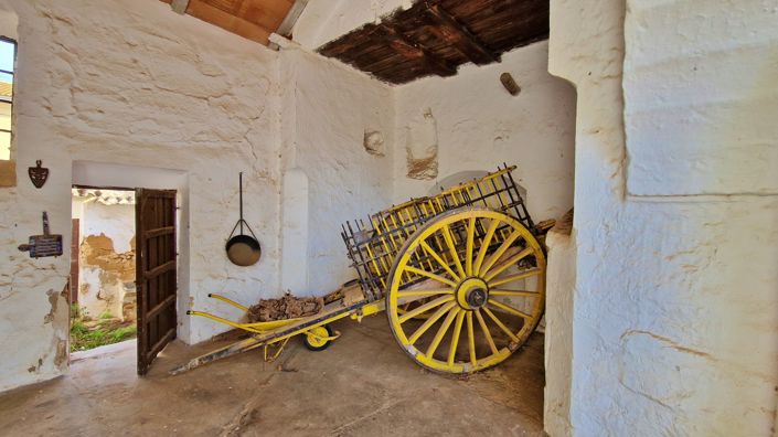 Image No.7-8 Bed Country House for sale