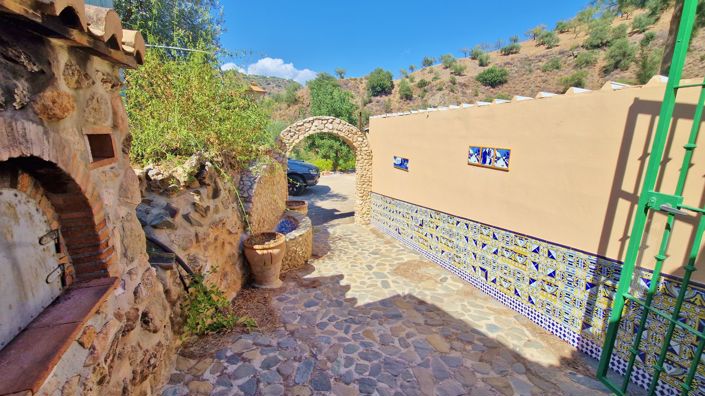 Image No.15-4 Bed Country House for sale