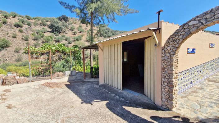 Image No.17-4 Bed Country House for sale