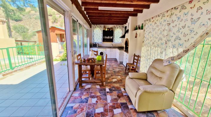 Image No.20-4 Bed Country House for sale