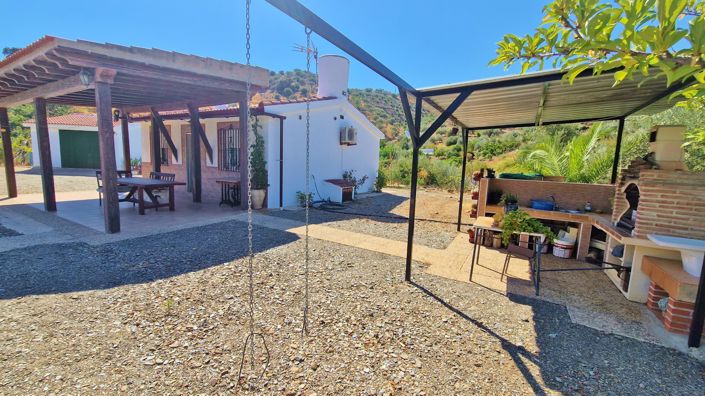 Image No.5-4 Bed Country House for sale