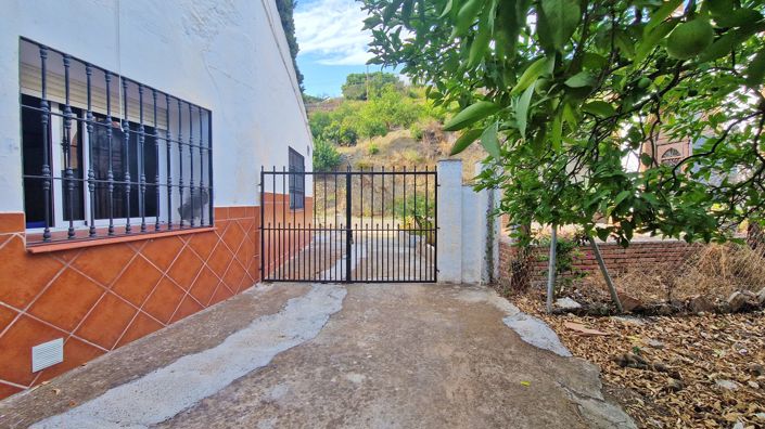 Image No.27-2 Bed Country House for sale