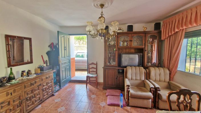 Image No.8-2 Bed Country House for sale