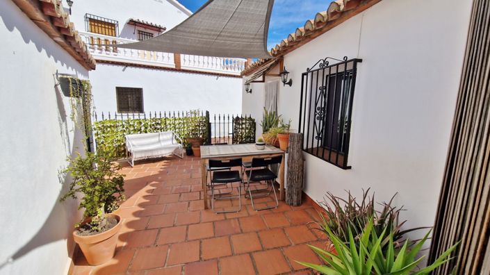 Image No.17-4 Bed Townhouse for sale