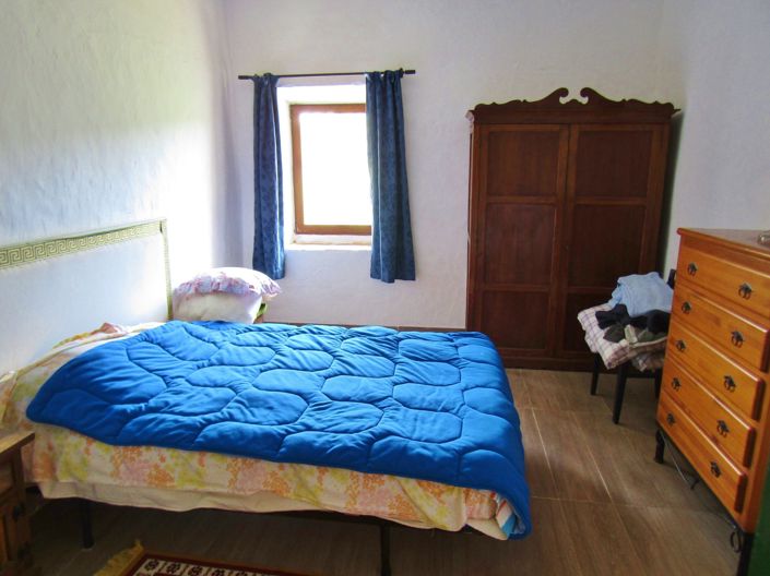 Image No.22-4 Bed Country House for sale