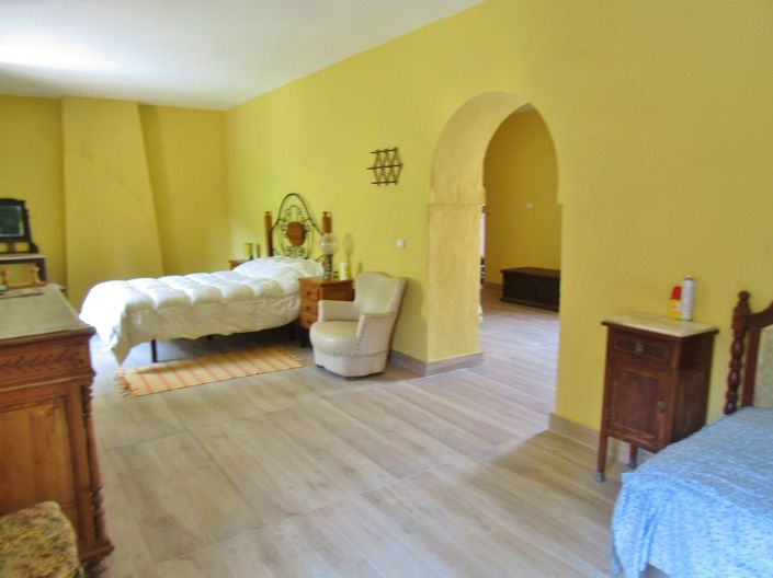 Image No.27-4 Bed Country House for sale