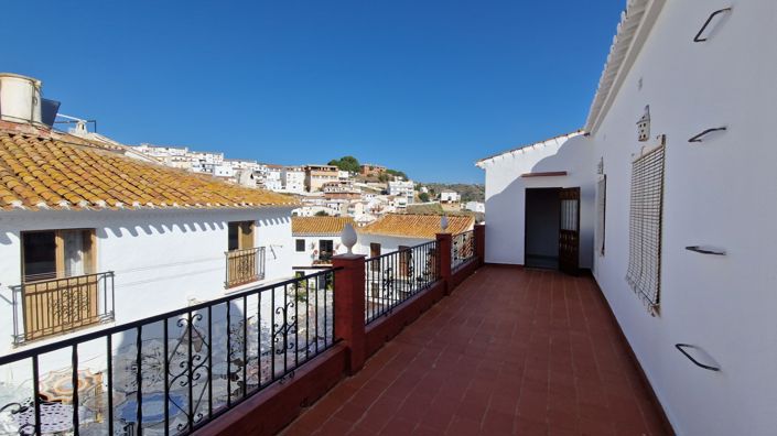 Image No.23-5 Bed Village House for sale