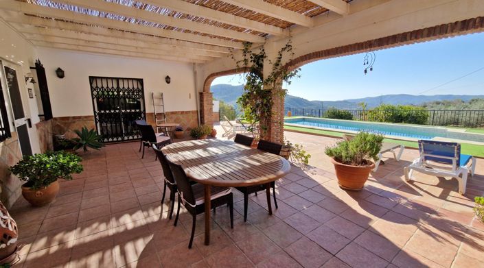 Image No.10-3 Bed Country House for sale