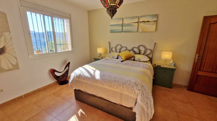 Image No.28-3 Bed Country House for sale