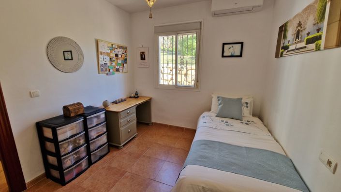 Image No.40-3 Bed Country House for sale