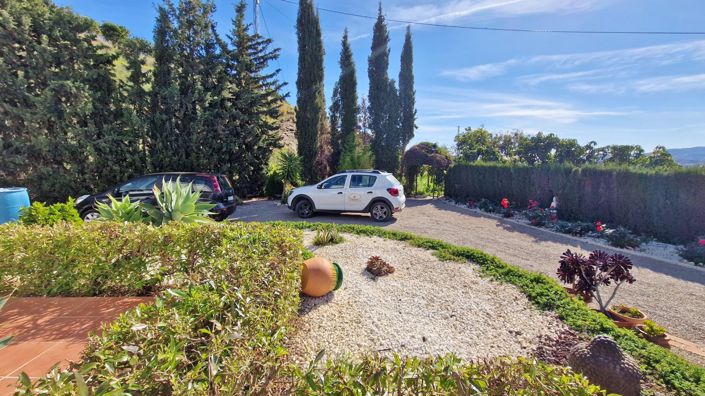 Image No.14-3 Bed Country House for sale