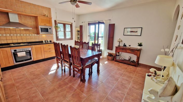 Image No.23-3 Bed Country House for sale