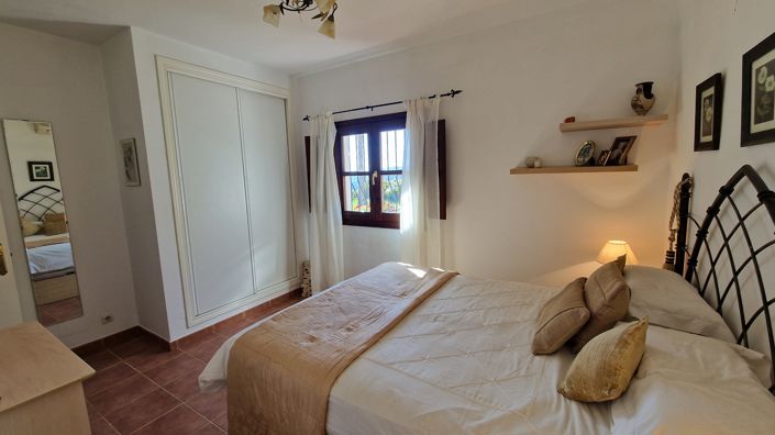 Image No.32-3 Bed Country House for sale