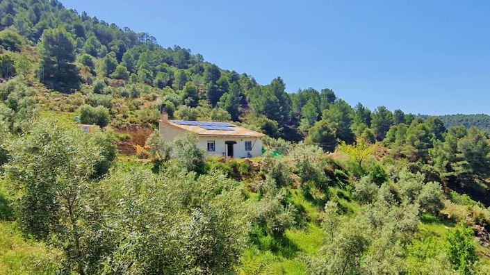 Image No.1-2 Bed Country House for sale