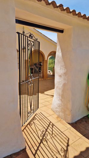 Image No.10-3 Bed Country House for sale