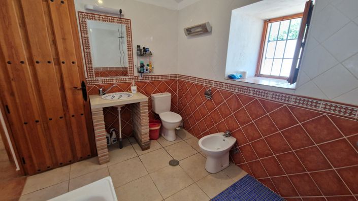 Image No.35-3 Bed Country House for sale