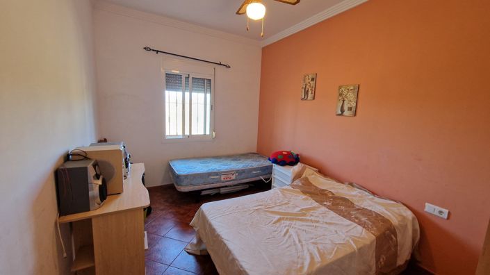 Image No.17-4 Bed Country House for sale