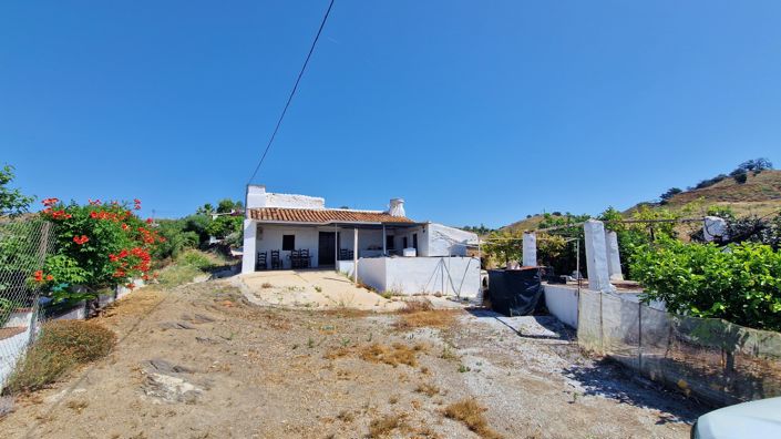 Image No.1-2 Bed Country House for sale