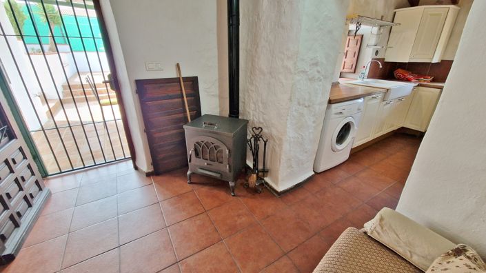 Image No.16-4 Bed Country House for sale