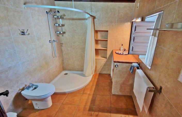 Image No.27-4 Bed Country House for sale