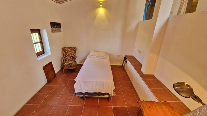 Image No.33-4 Bed Country House for sale