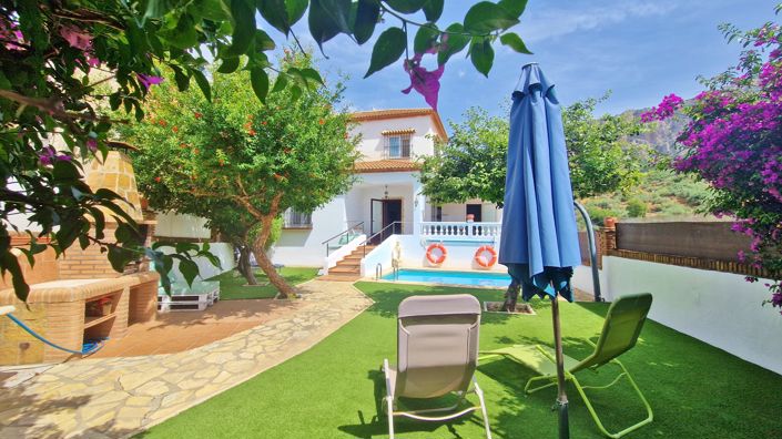 Image No.1-2 Bed Country House for sale
