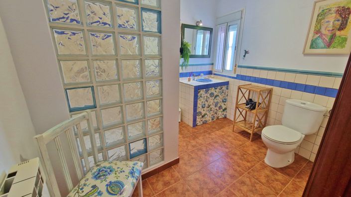 Image No.25-2 Bed Country House for sale