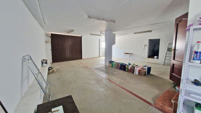 Image No.43-2 Bed Country House for sale