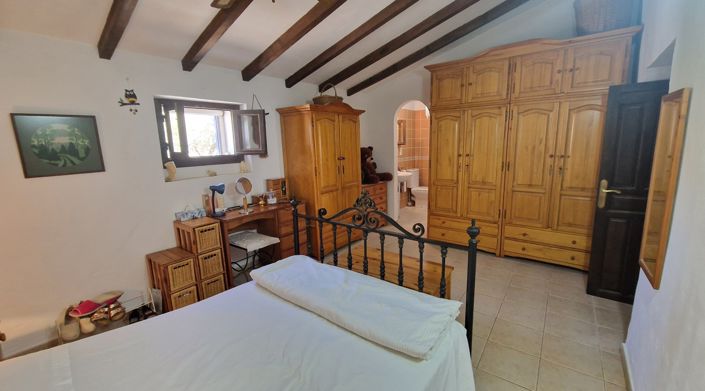 Image No.23-4 Bed Country House for sale