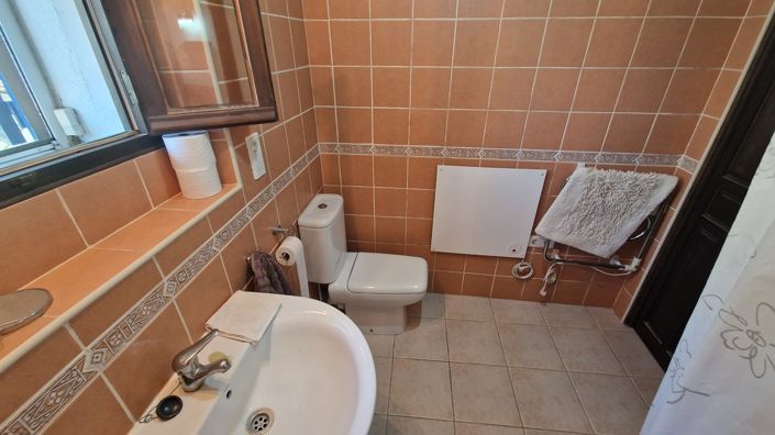 Image No.25-4 Bed Country House for sale