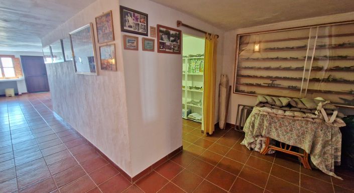 Image No.31-4 Bed Country House for sale