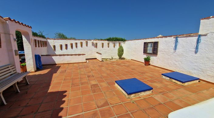 Image No.42-4 Bed Country House for sale