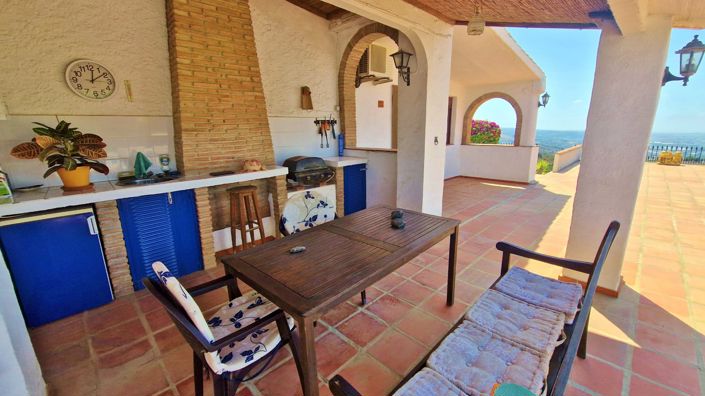 Image No.46-4 Bed Country House for sale