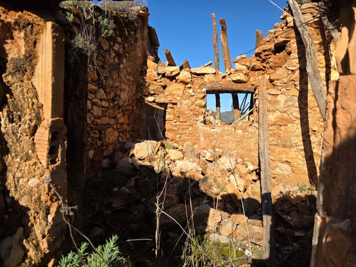 Image No.14-3 Bed Property for sale